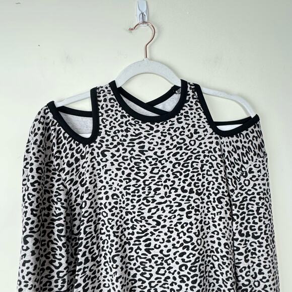 Ink Love and Peace Black White Leopard Cold Shoulder Tops NWT Size Medium - Picture 2 of 8